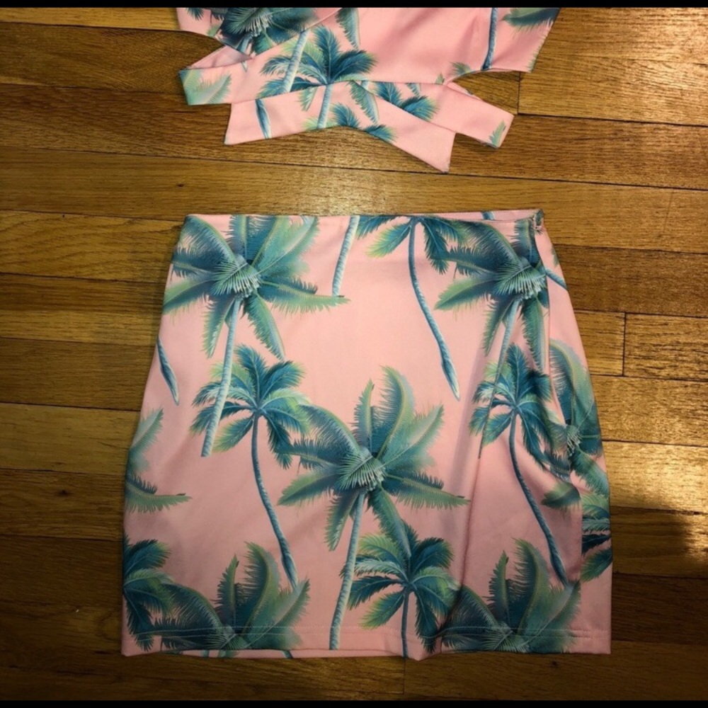 Tobi two piece set - Picture 2 of 2